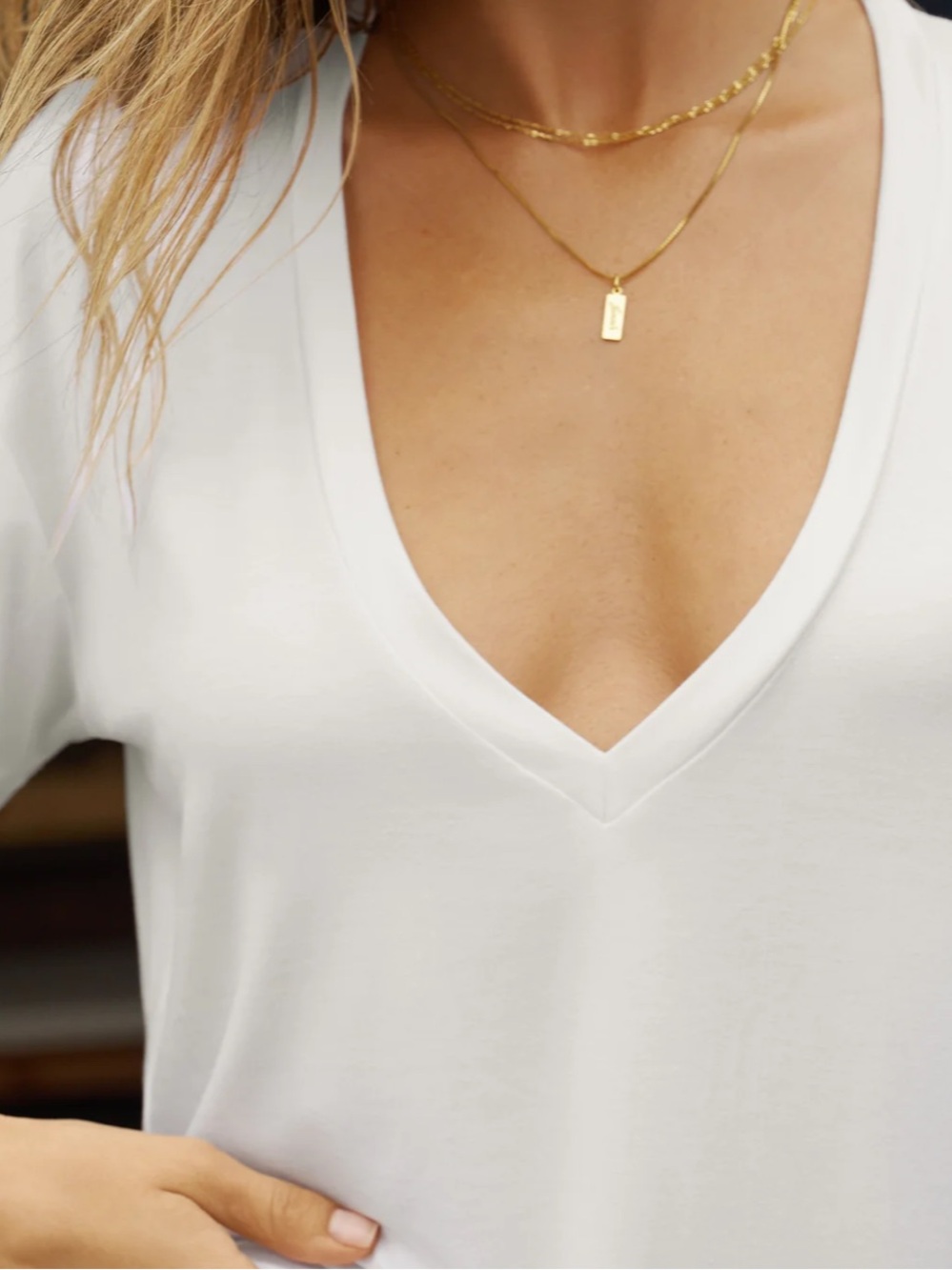 JOAH BROWN PLUNGE V-NECK TEE WHITE M/L - Picture 2 of 11
